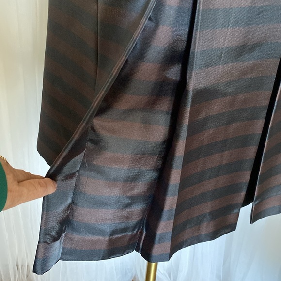 Halogen A-line, pleats, stripes, skirt, black/brown! Sheen! LIKE NEW! Size 6 - Picture 6 of 17